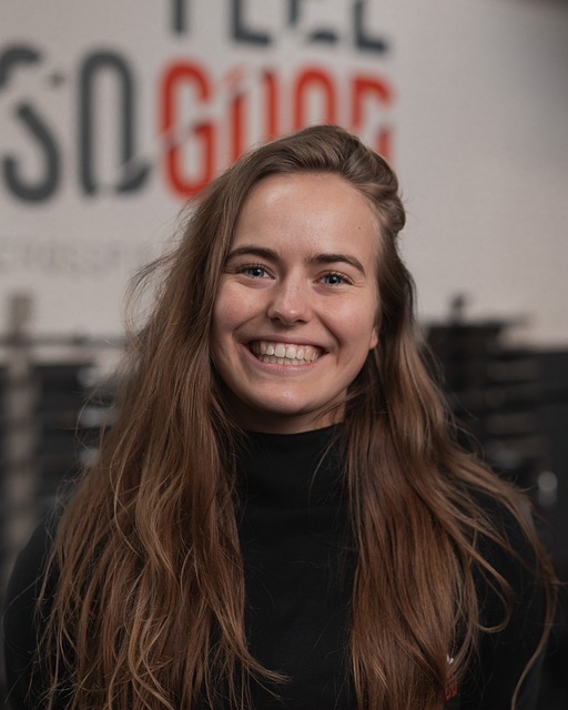Headshot of a journalism instructor